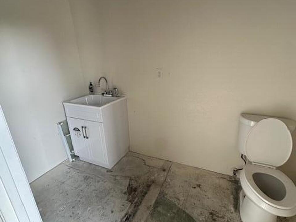 681 N Wickham Road, Melbourne, FL 32935