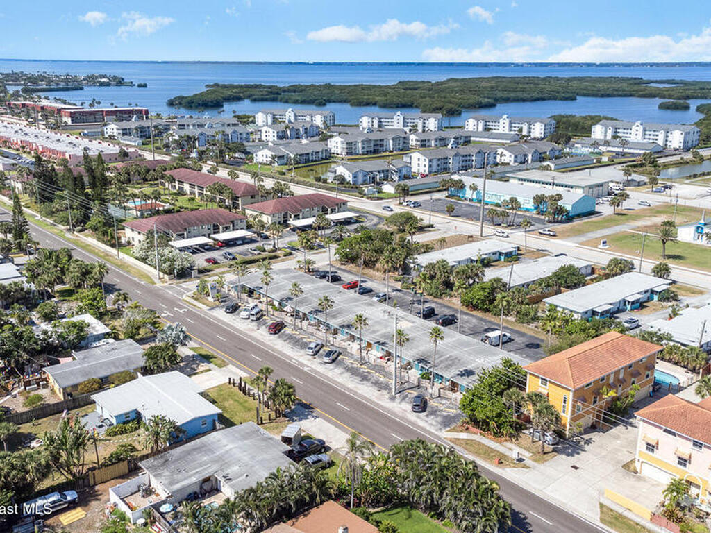 490 S Orlando Avenue, Cocoa Beach, FL 32931