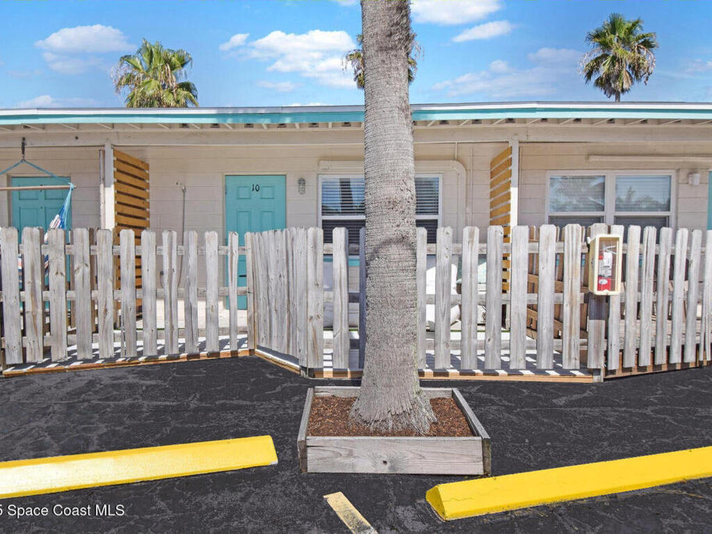 490 S Orlando Avenue, Cocoa Beach, FL 32931