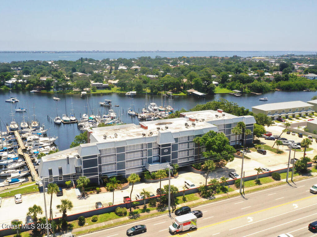 905 N Harbor City Boulevard, Melbourne, FL 32935