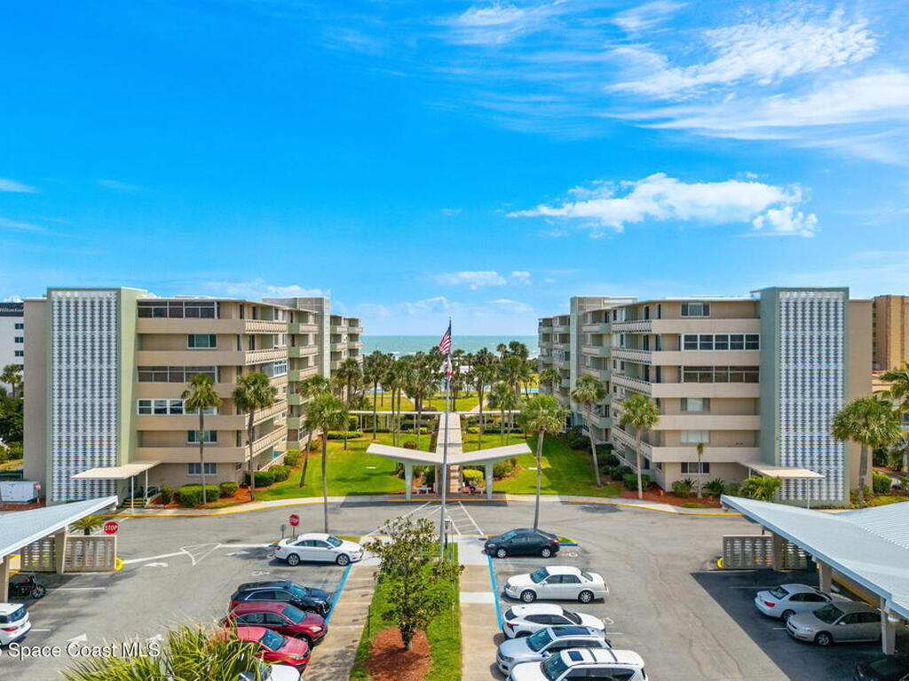 2020 N Atlantic Avenue, Cocoa Beach, FL 32931