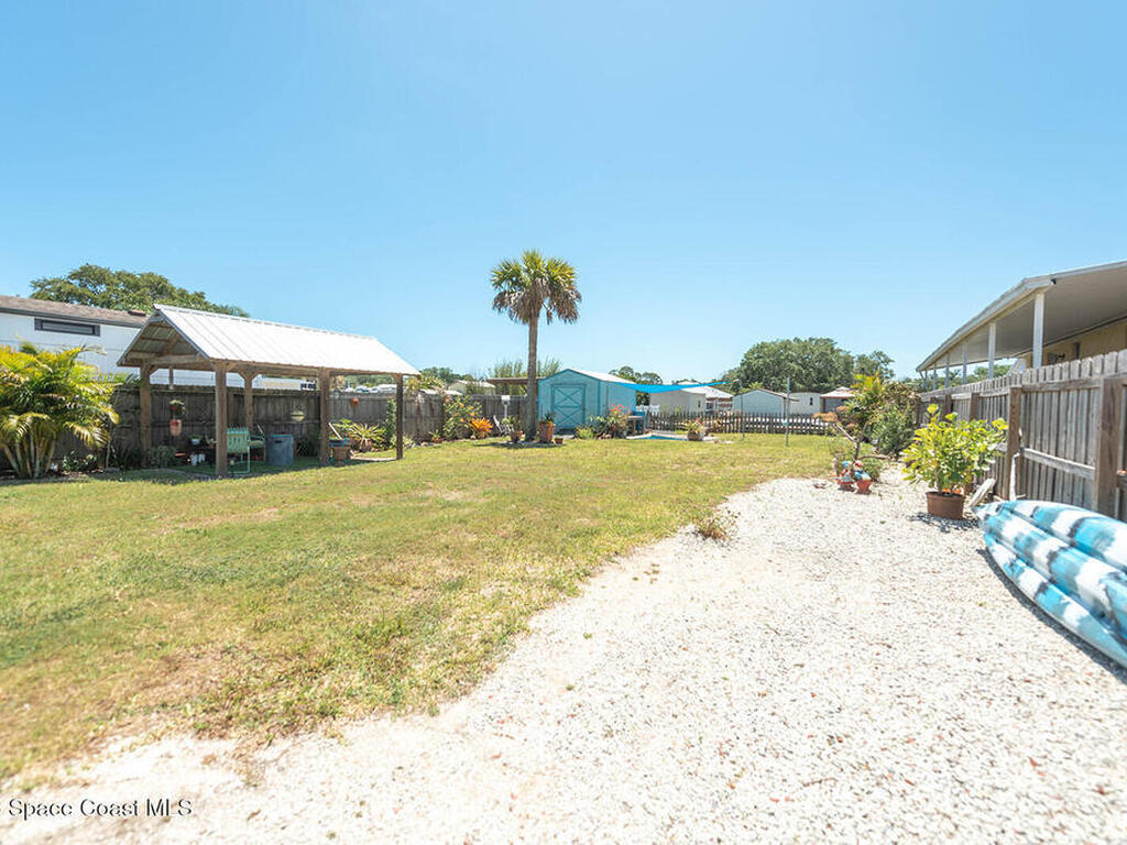 139 Randle Avenue, Oak Hill, FL 32759