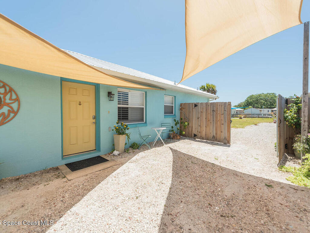 139 Randle Avenue, Oak Hill, FL 32759