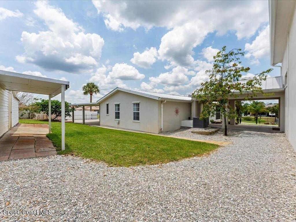 8865 Central Avenue, Micco, FL 32976