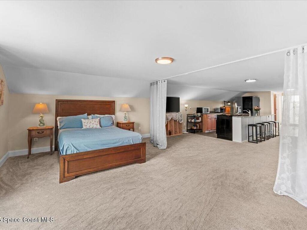 8865 Central Avenue, Micco, FL 32976