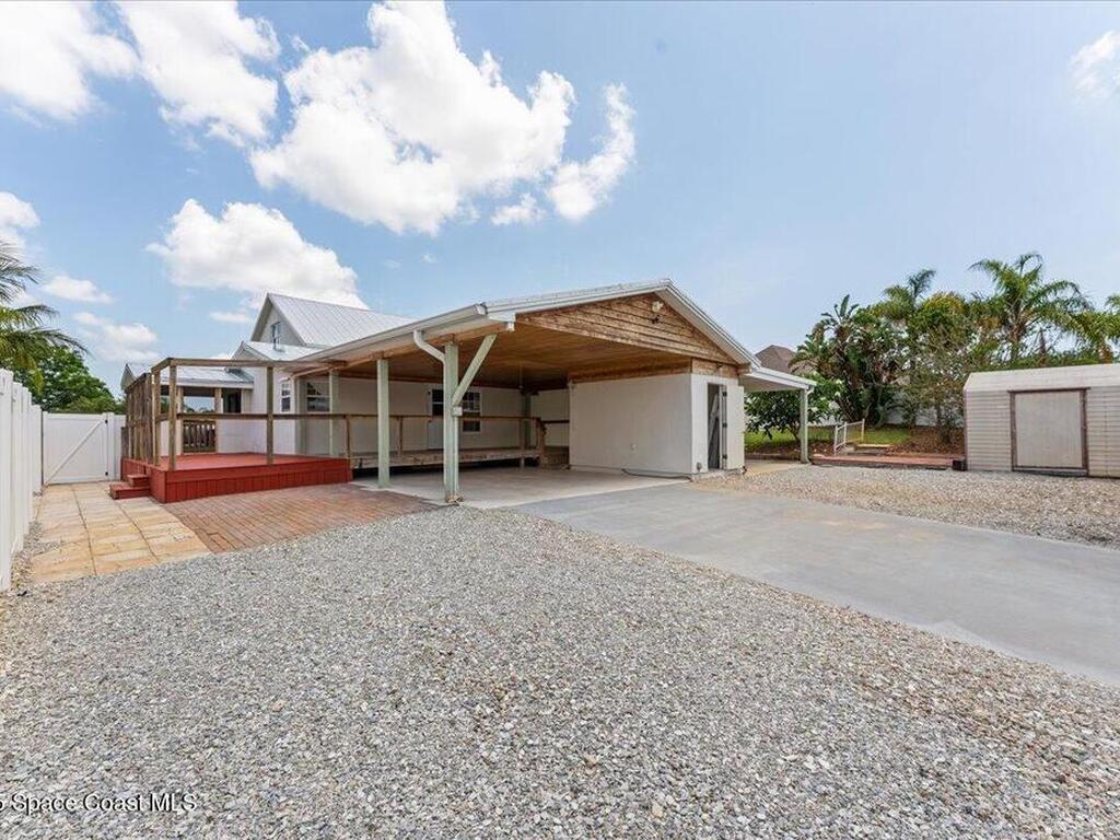 8865 Central Avenue, Micco, FL 32976