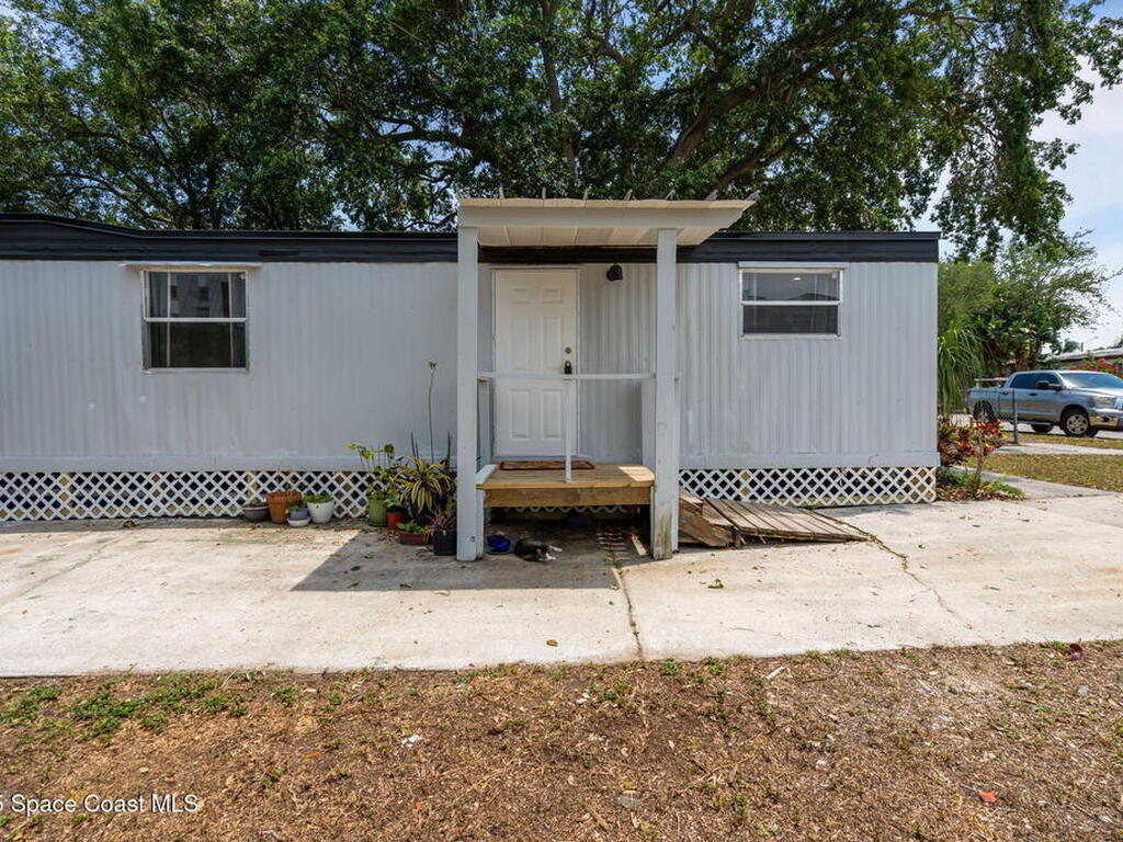 2593 Amberly Road, Palm Bay, FL 32905