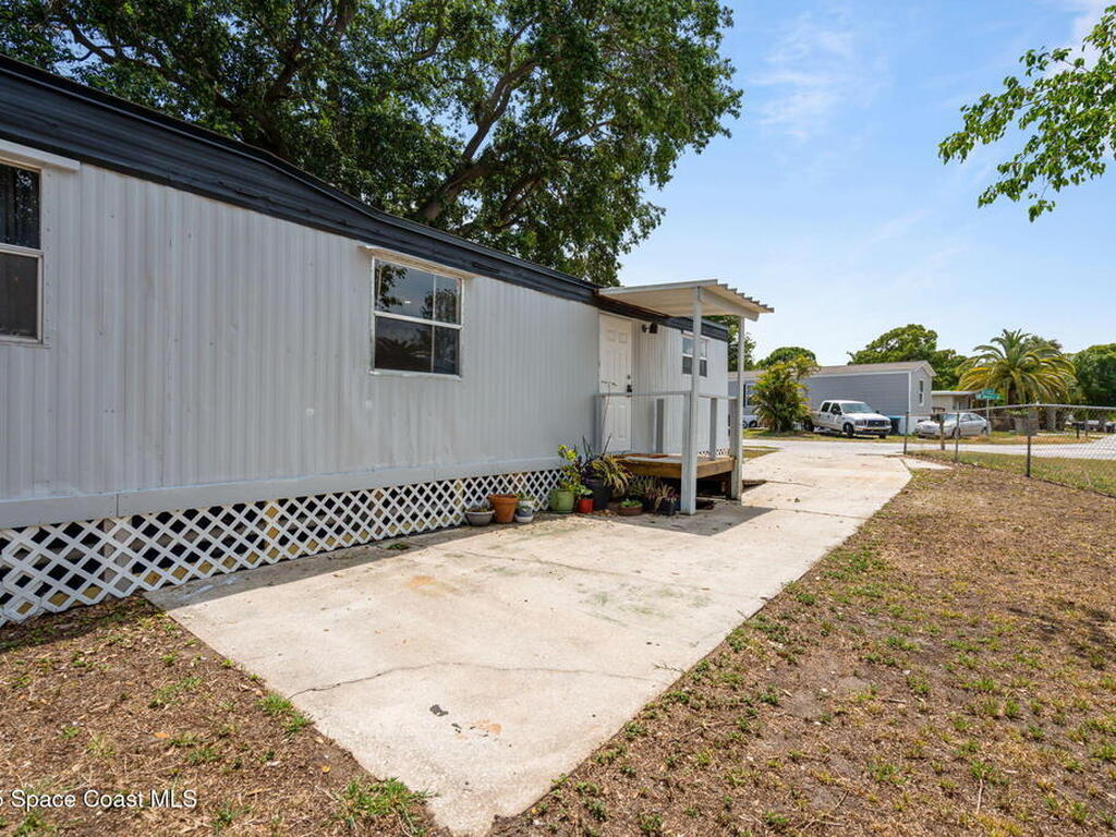 2593 Amberly Road, Palm Bay, FL 32905