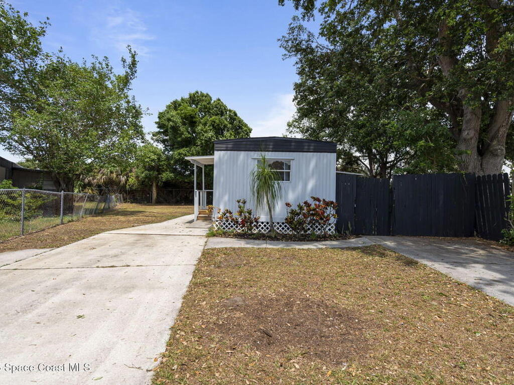 2593 Amberly Road, Palm Bay, FL 32905