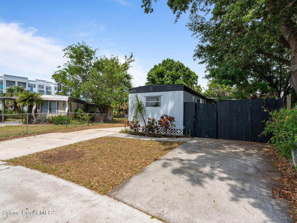 2593 Amberly Road, Palm Bay, FL 32905