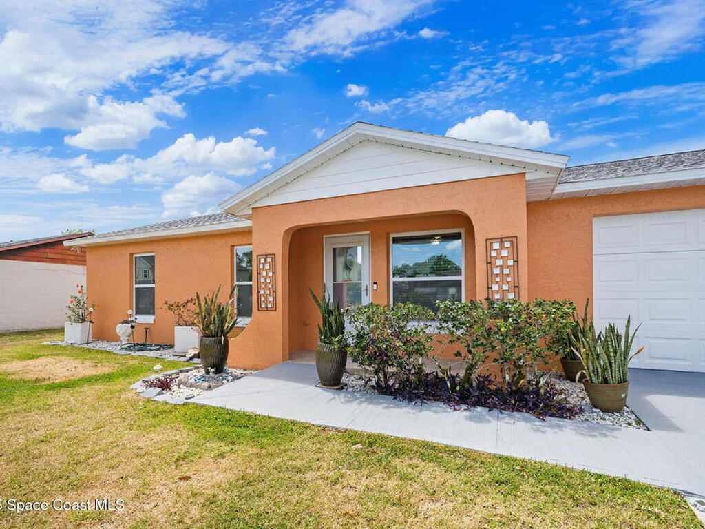 502 Black Horse Street, Palm Bay, FL 32909