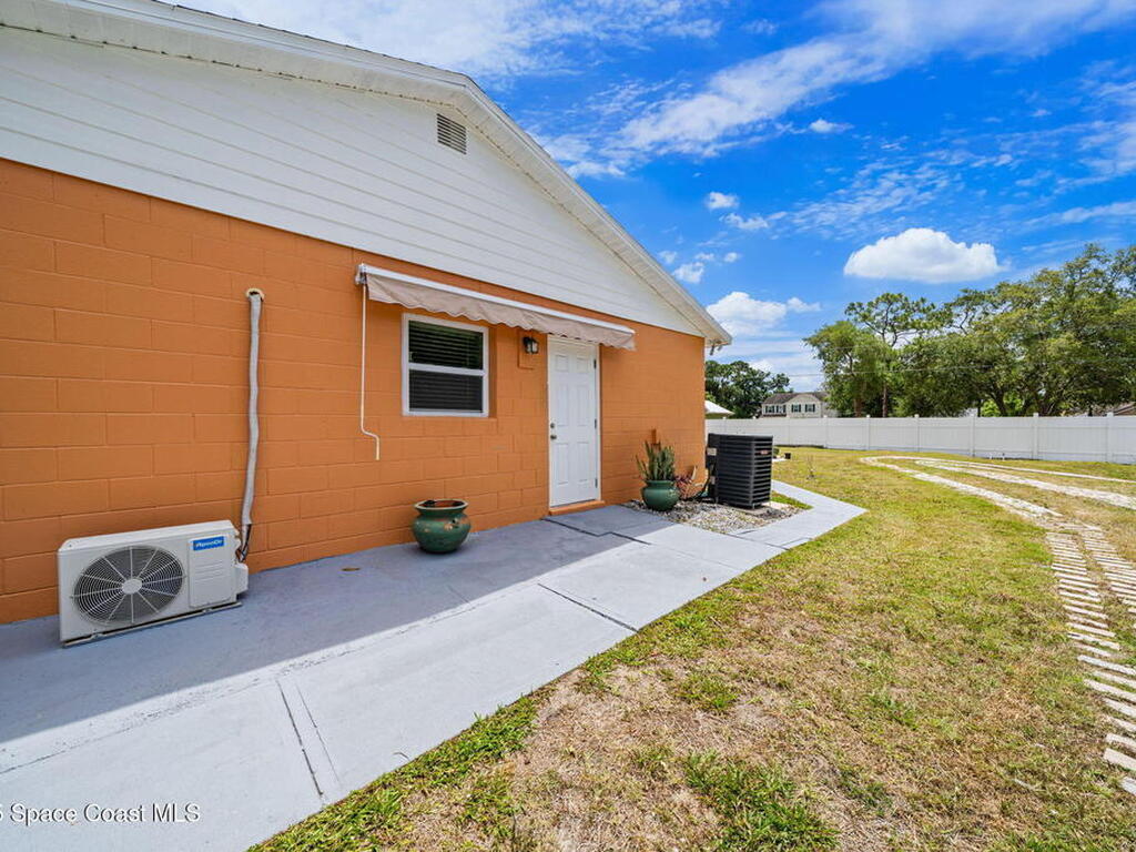 502 Black Horse Street, Palm Bay, FL 32909