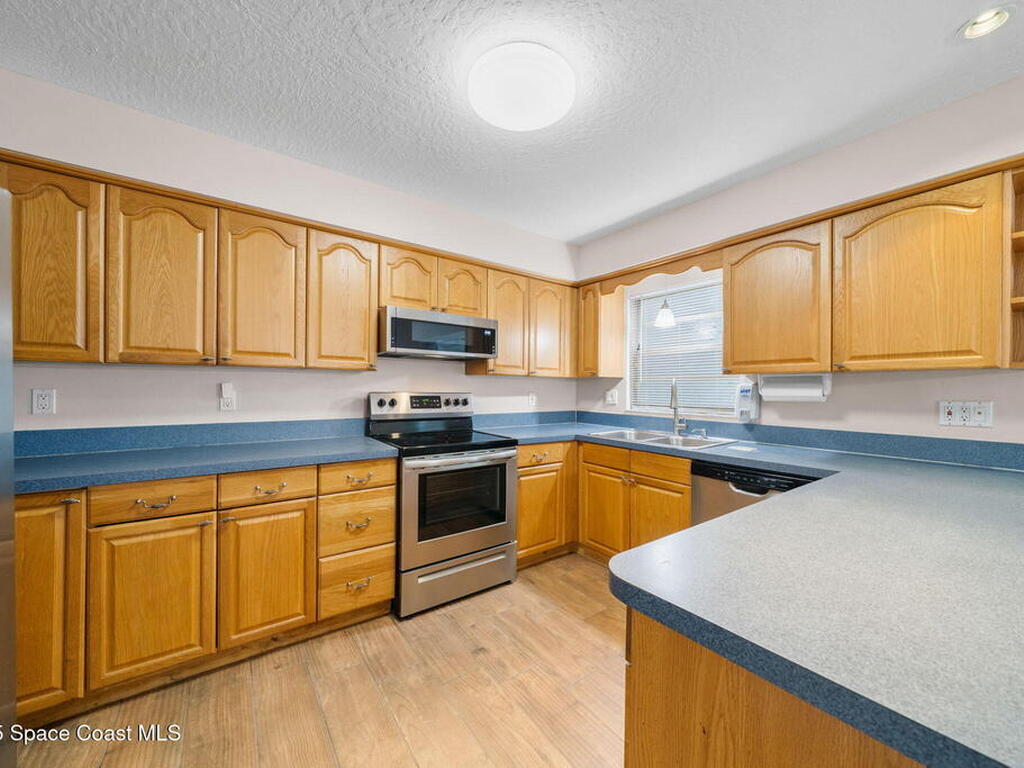 502 Black Horse Street, Palm Bay, FL 32909