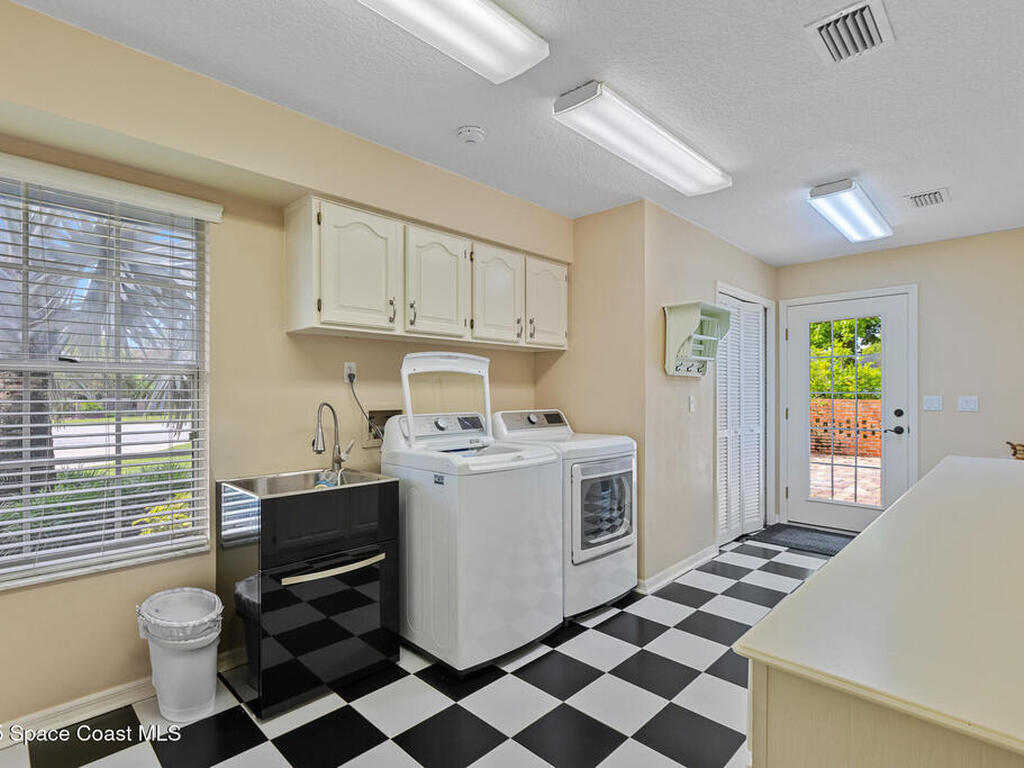 2551 Cross Country Drive, Port Orange, FL 32128