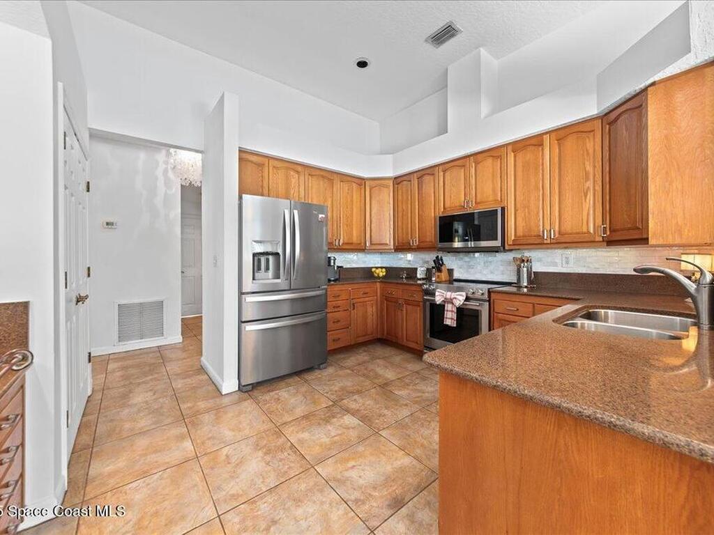 1085 Mercedes Drive, Merritt Island, FL 32952