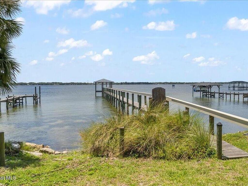 1085 Mercedes Drive, Merritt Island, FL 32952