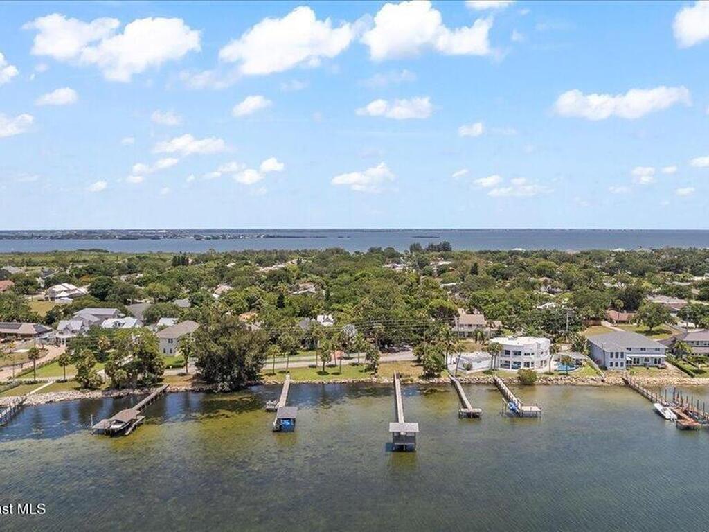 1085 Mercedes Drive, Merritt Island, FL 32952
