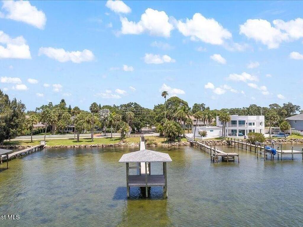 1085 Mercedes Drive, Merritt Island, FL 32952