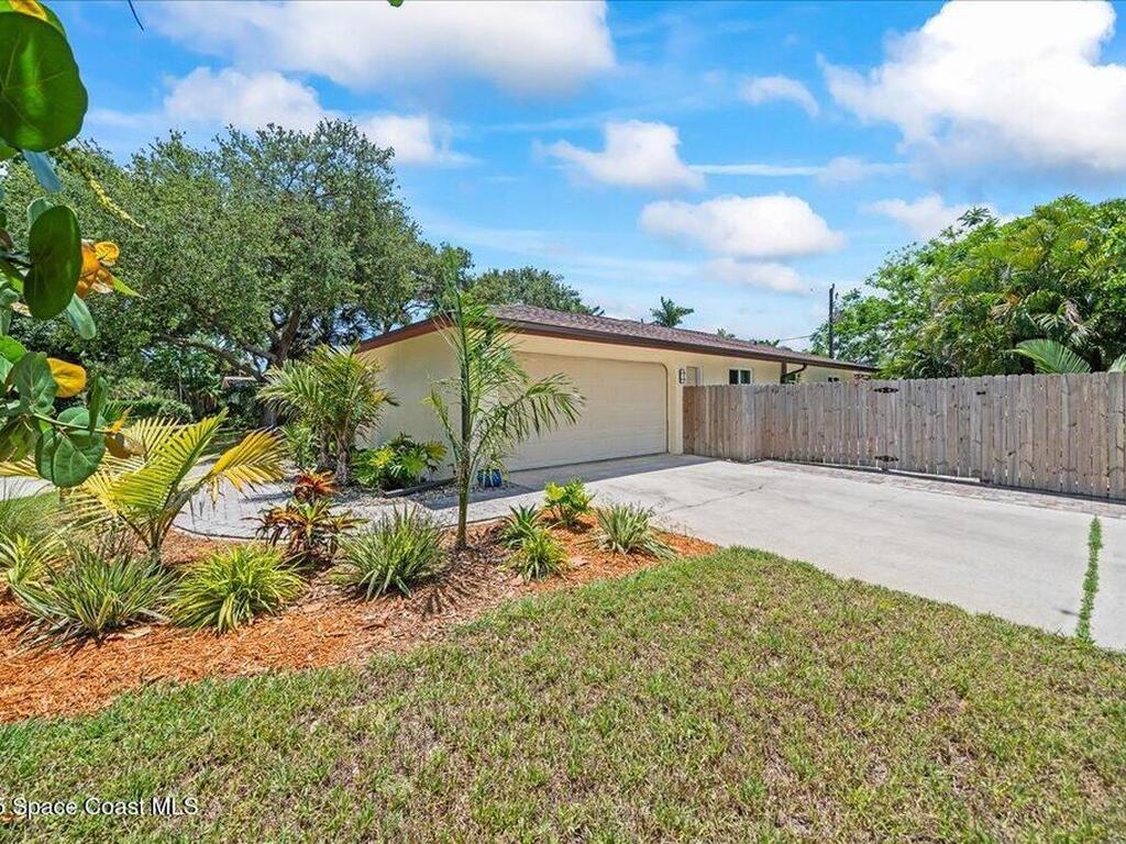 515 Hibiscus Trail, Melbourne Beach, FL 32951