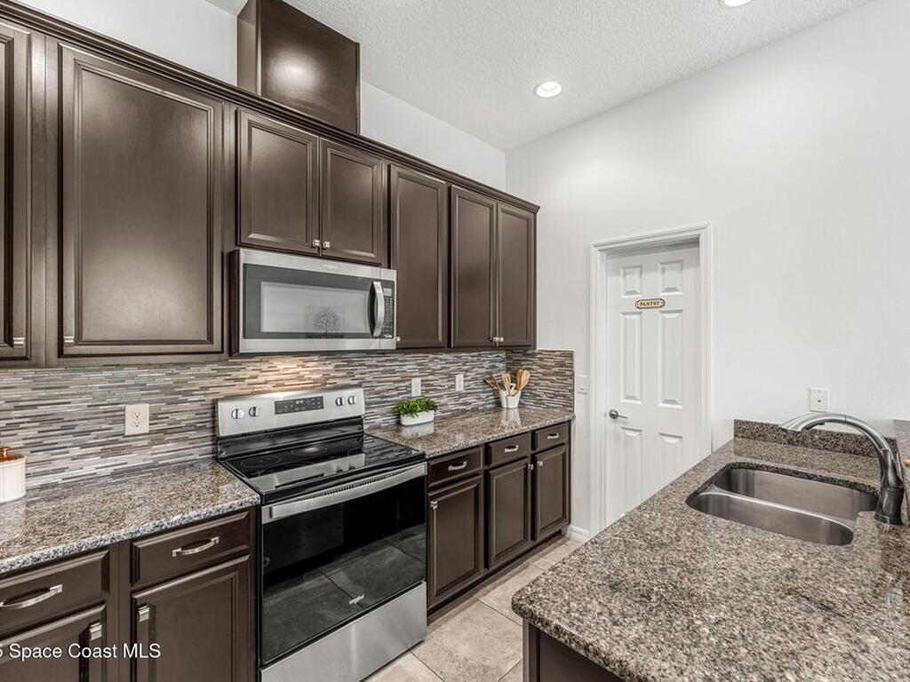6794 Vista Hermosa Drive, Melbourne, FL 32940