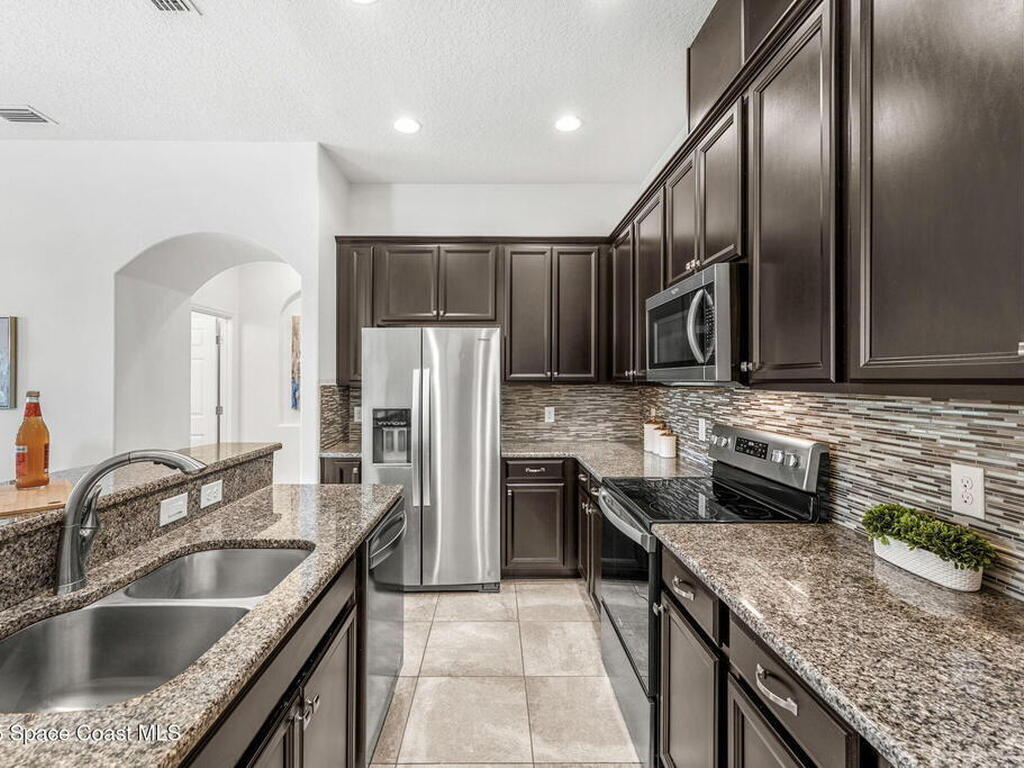 6794 Vista Hermosa Drive, Melbourne, FL 32940