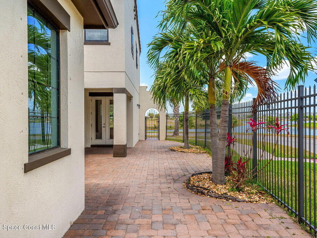 6794 Vista Hermosa Drive, Melbourne, FL 32940