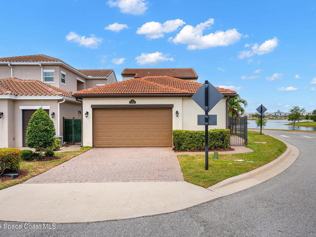 6794 Vista Hermosa Drive, Melbourne, FL 32940
