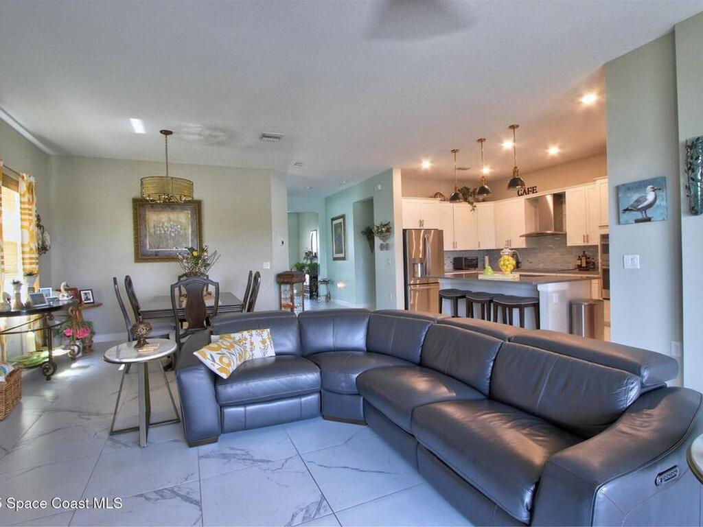 2242 Great Belt Circle, Melbourne, FL 32940