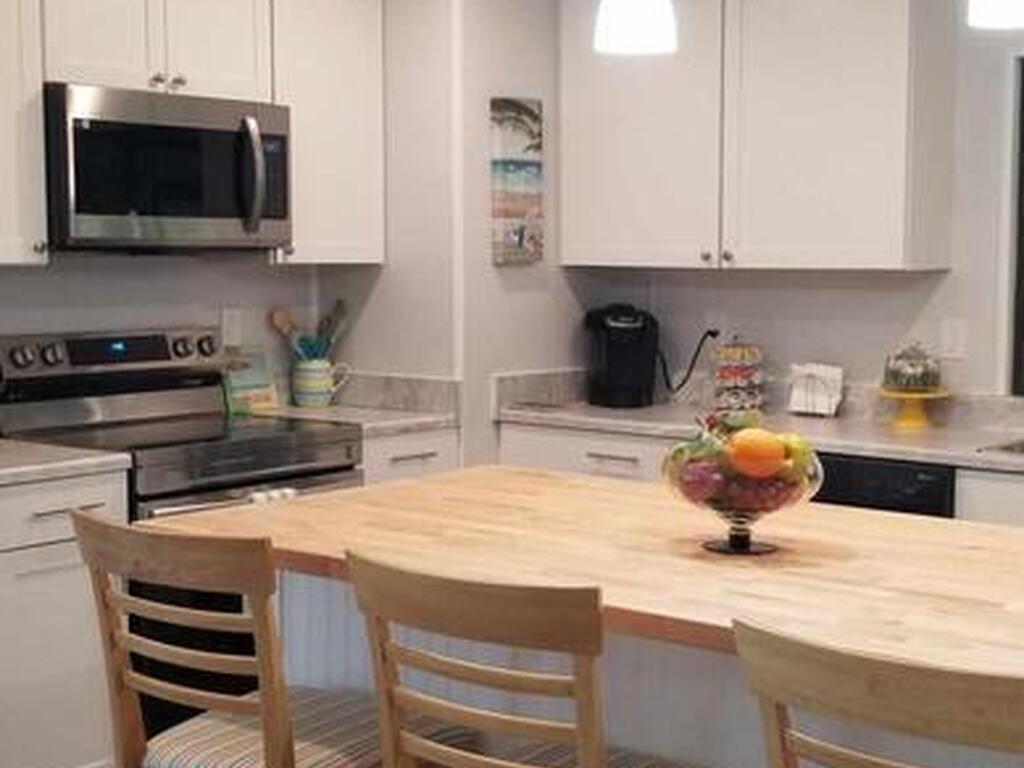 843 Sapodilla Drive, Barefoot Bay, FL 32976