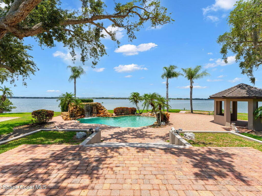 245 Stewart Drive, Merritt Island, FL 32952