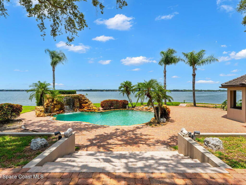 245 Stewart Drive, Merritt Island, FL 32952