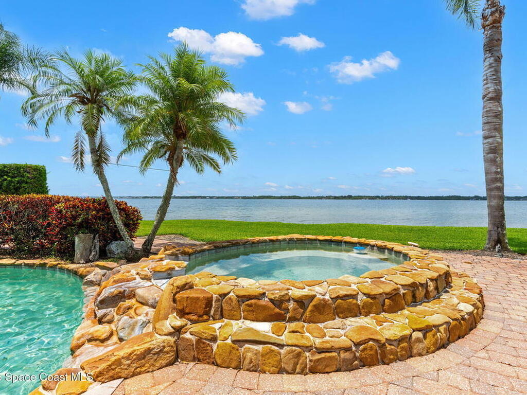 245 Stewart Drive, Merritt Island, FL 32952