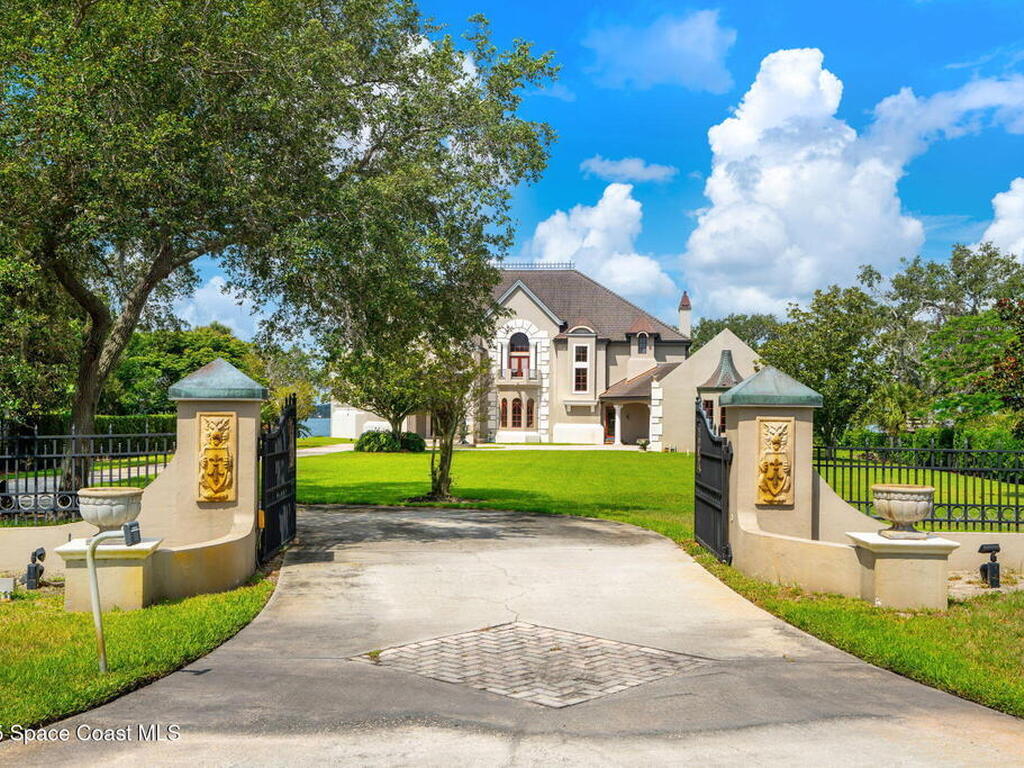 245 Stewart Drive, Merritt Island, FL 32952