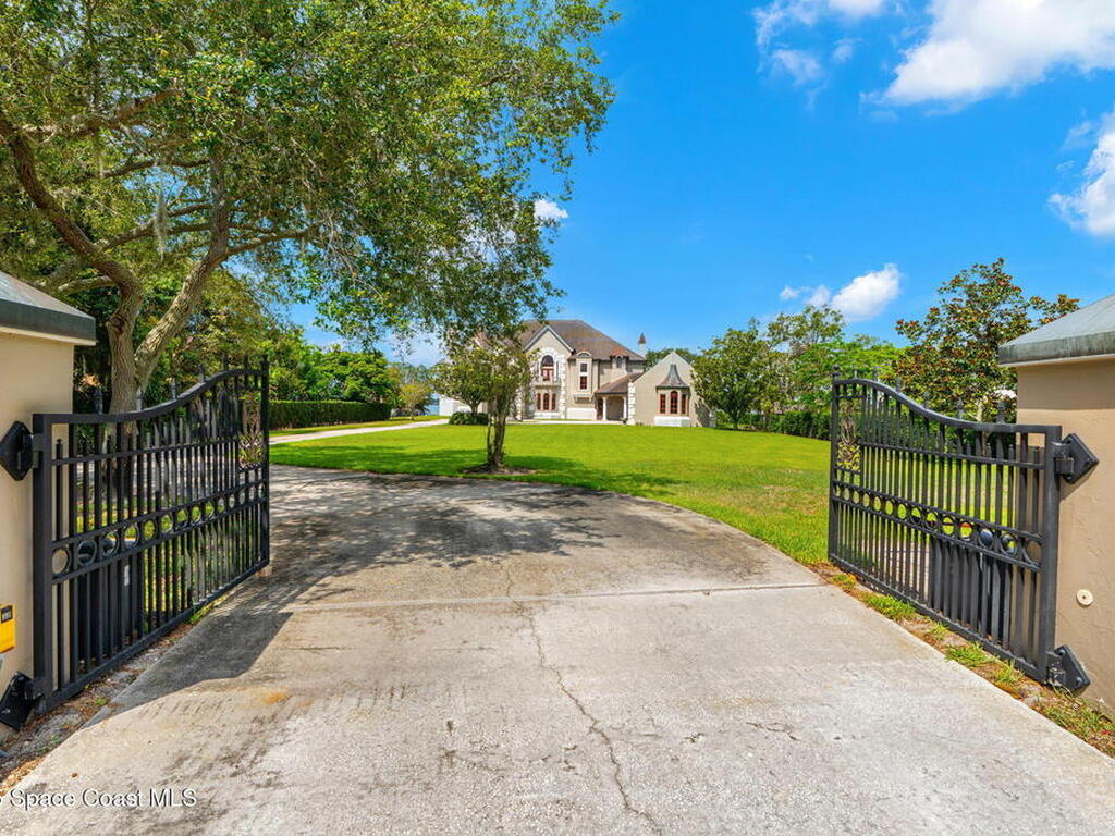 245 Stewart Drive, Merritt Island, FL 32952