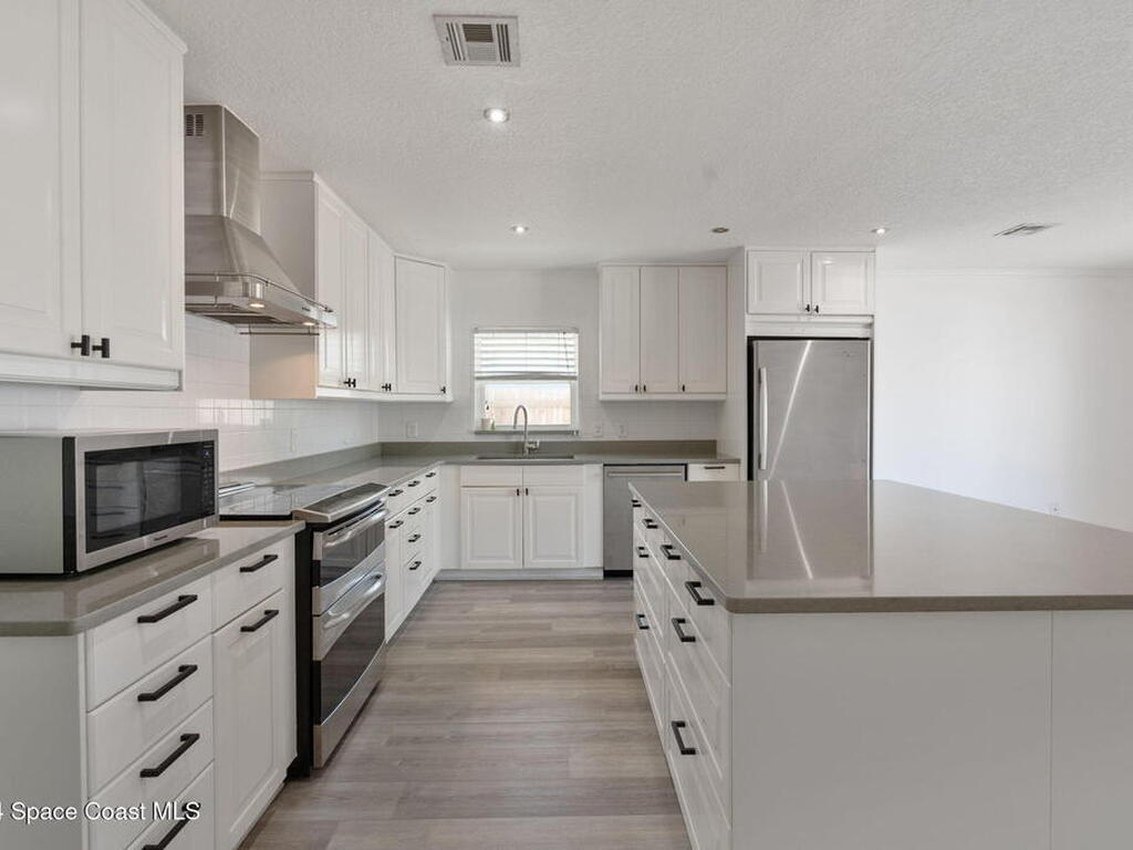 921 S Orlando Avenue, Cocoa Beach, FL 32931