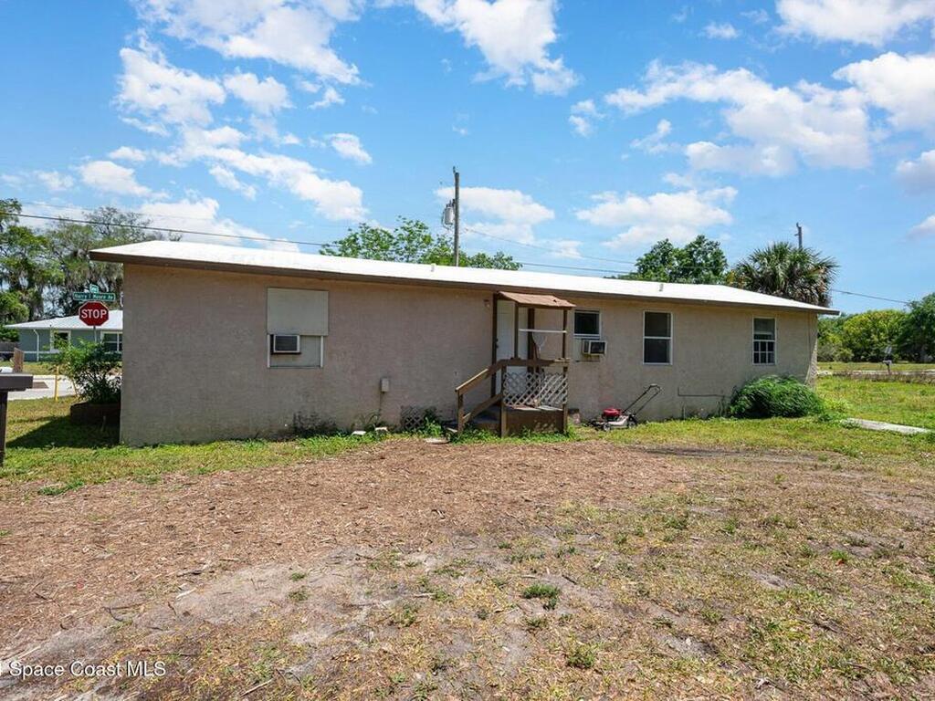 2909 Carver Street, Mims, FL 32754