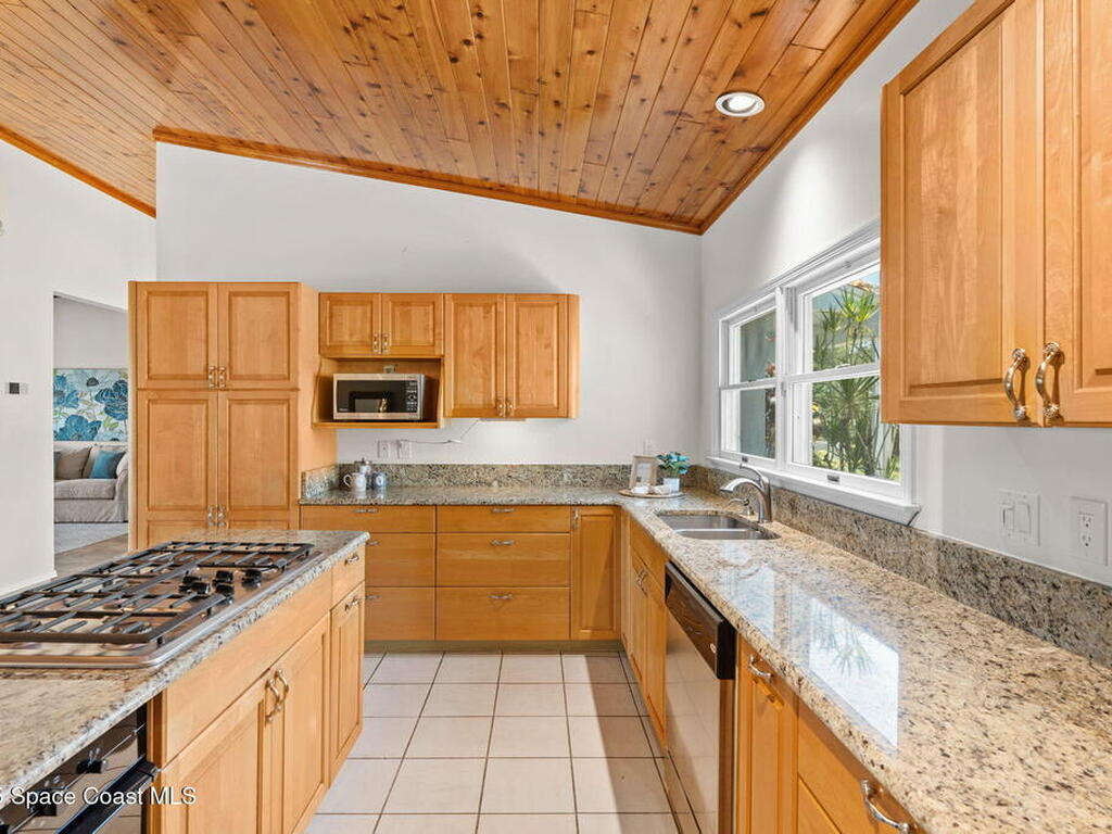 9620 S Tropical Trail, Merritt Island, FL 32952