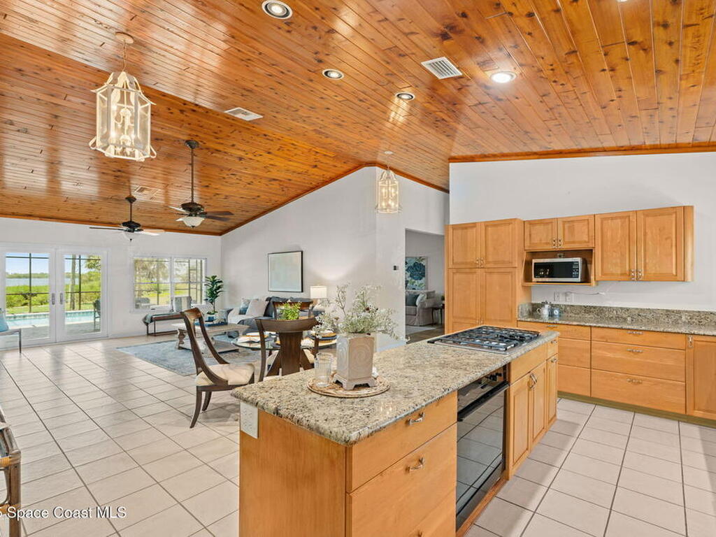 9620 S Tropical Trail, Merritt Island, FL 32952