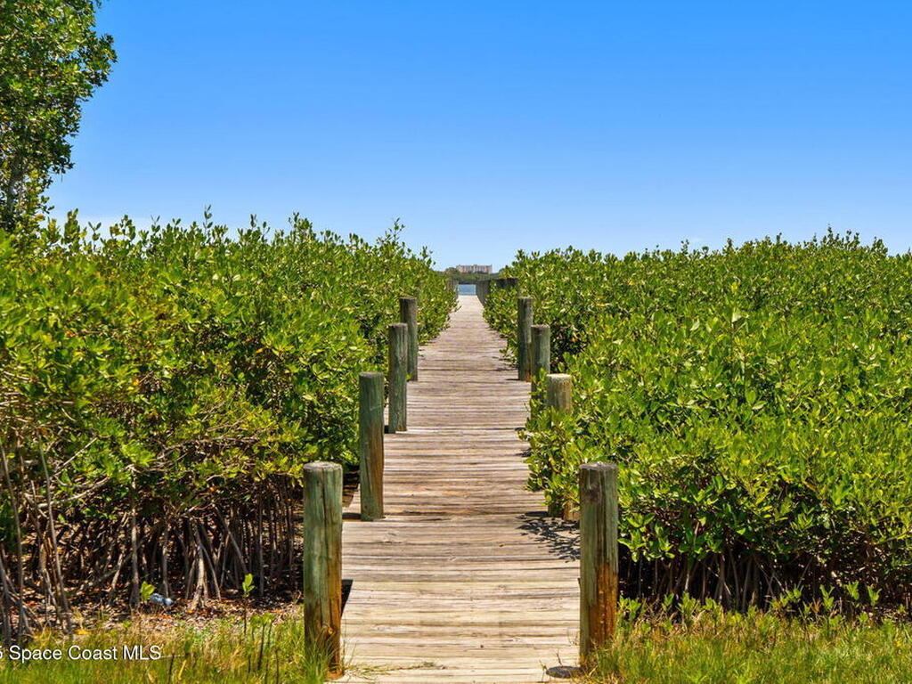 9620 S Tropical Trail, Merritt Island, FL 32952