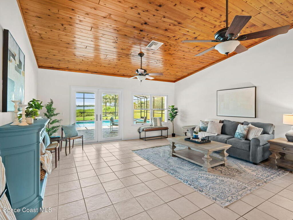 9620 S Tropical Trail, Merritt Island, FL 32952