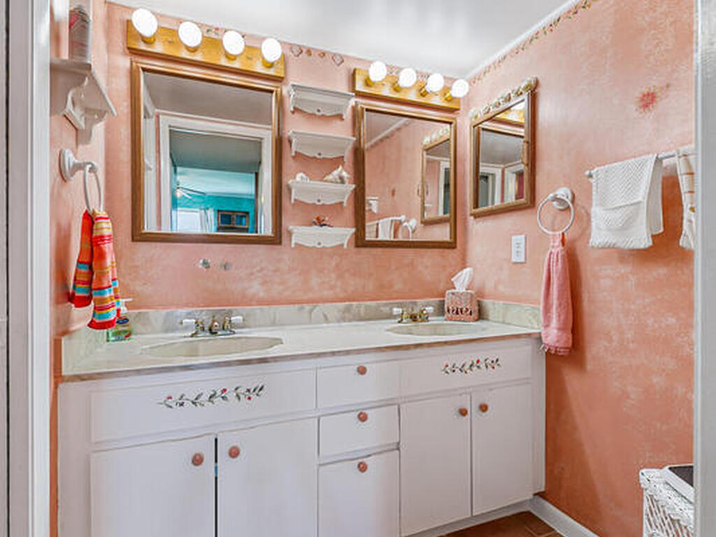 3165 N Atlantic Avenue, Cocoa Beach, FL 32931