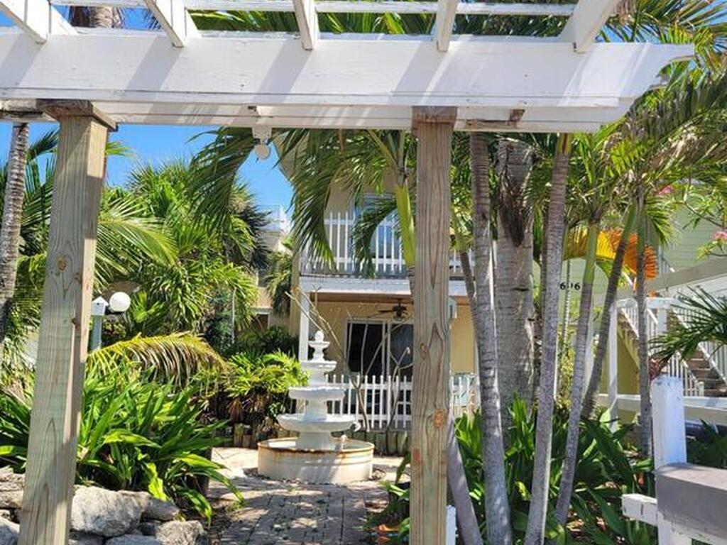 686 S Atlantic Avenue, Cocoa Beach, FL 32931