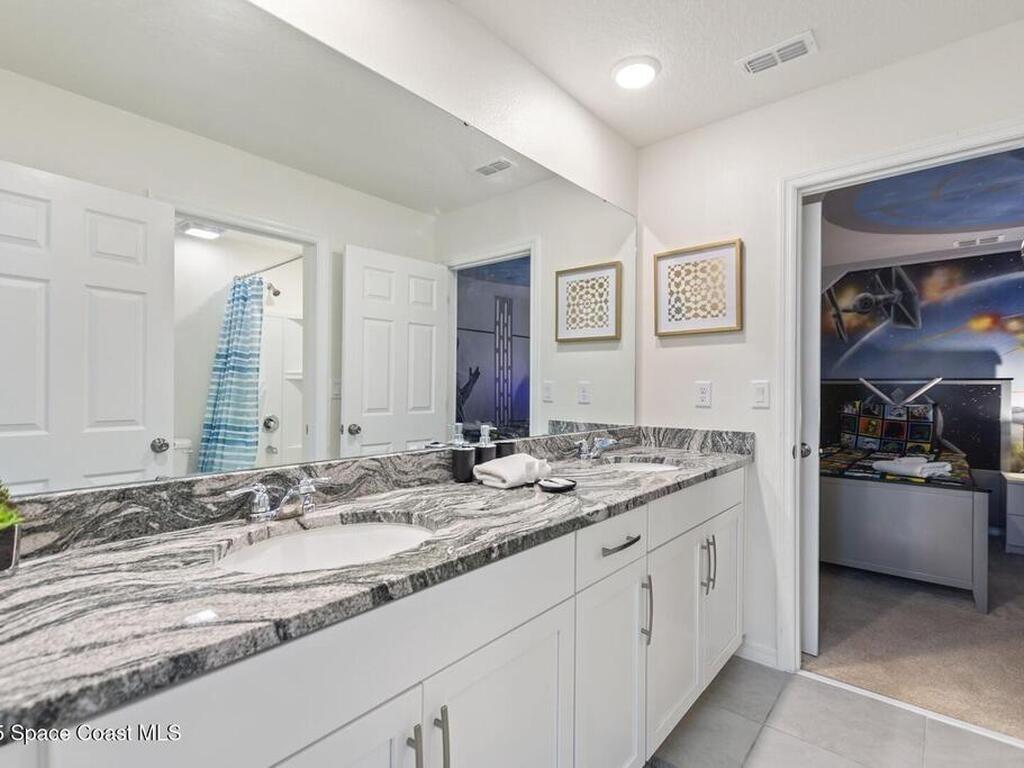 8939 Coconut Breeze Drive, Kissimmee, FL 34747