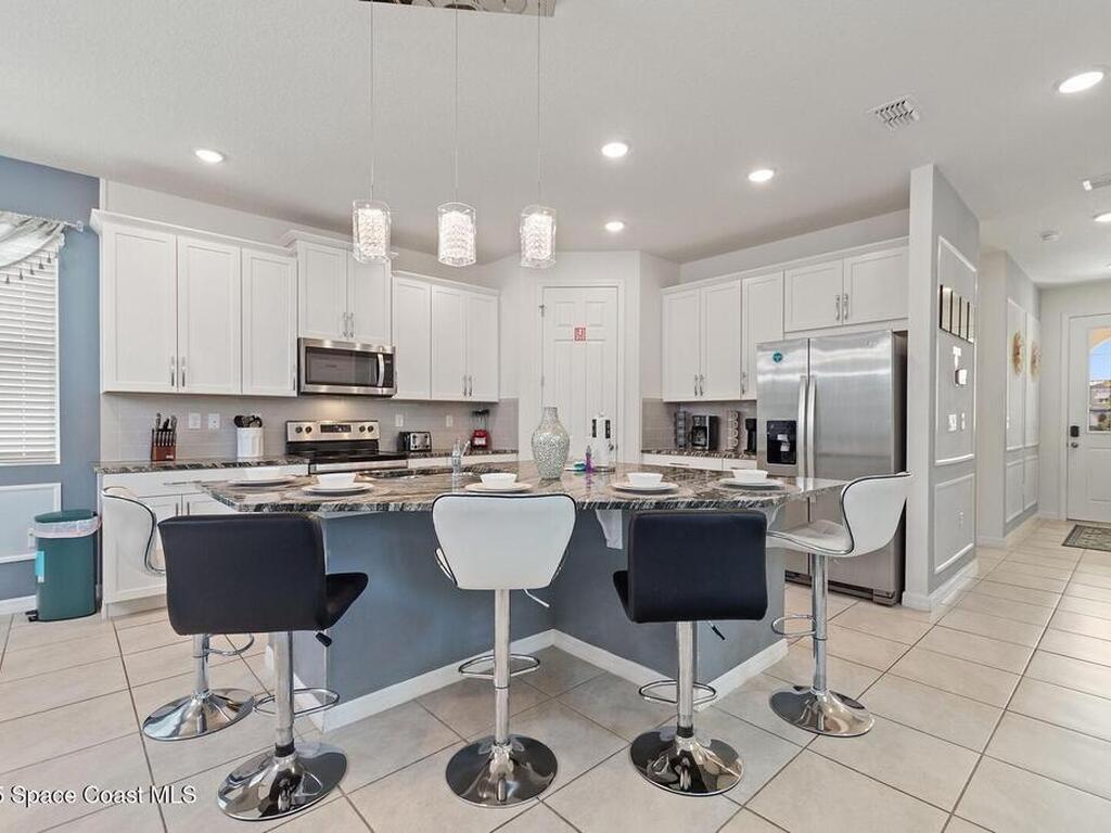 8939 Coconut Breeze Drive, Kissimmee, FL 34747