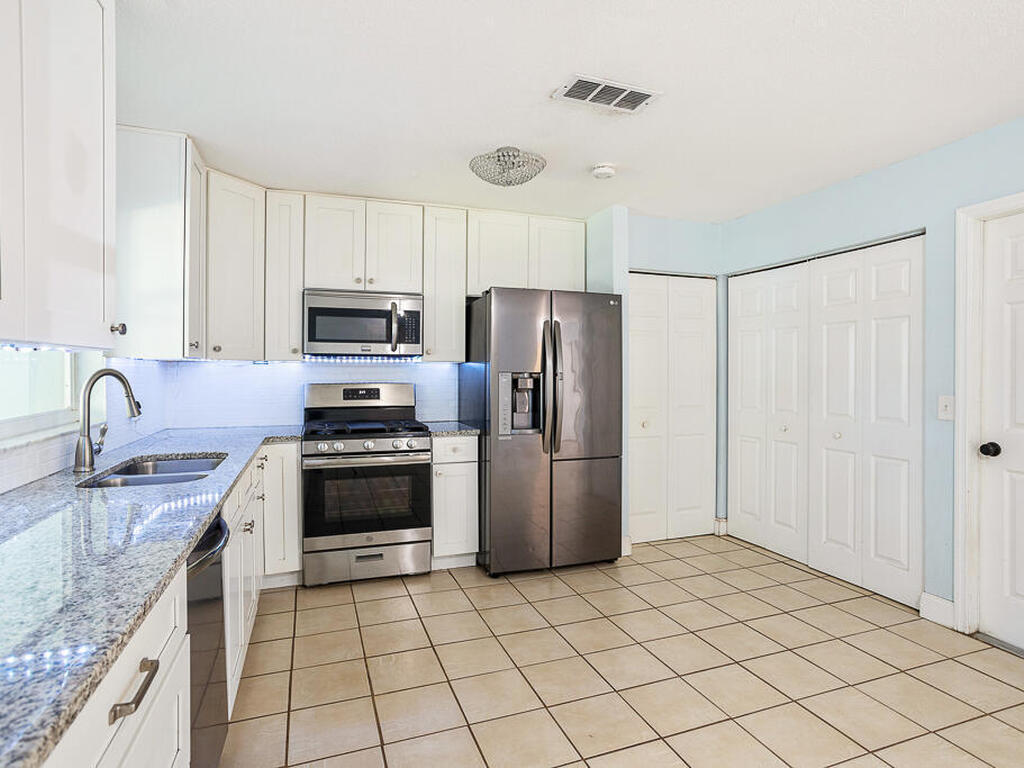 517 Fulton Street Street, Daytona Beach, FL 32114