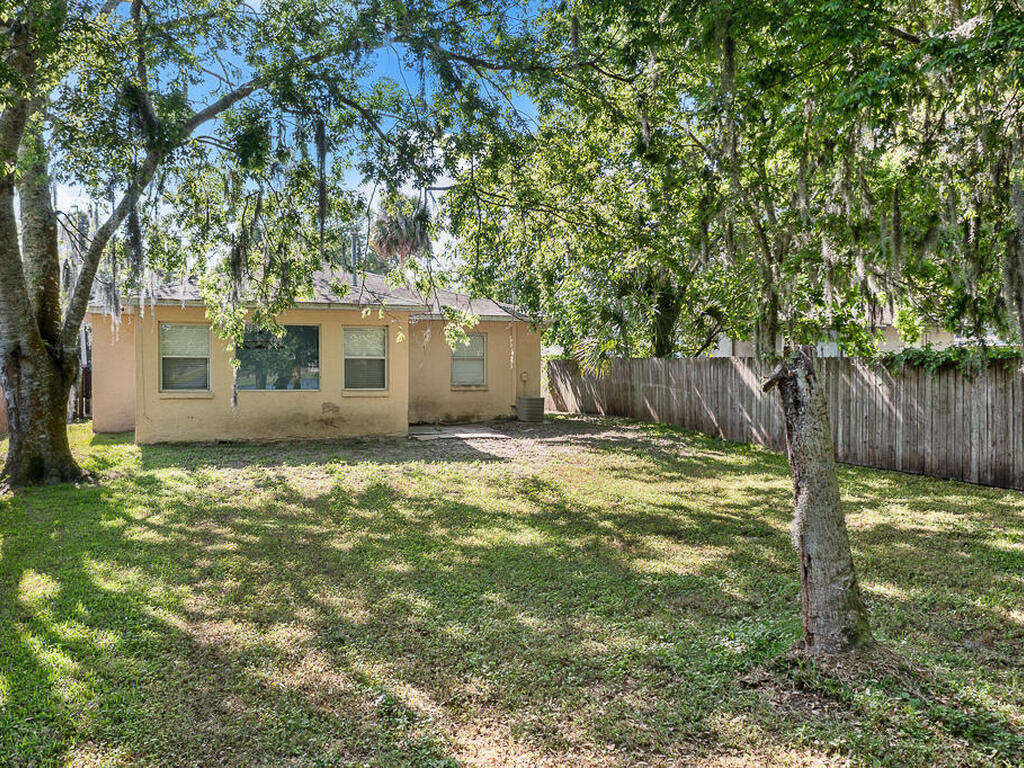 517 Fulton Street Street, Daytona Beach, FL 32114