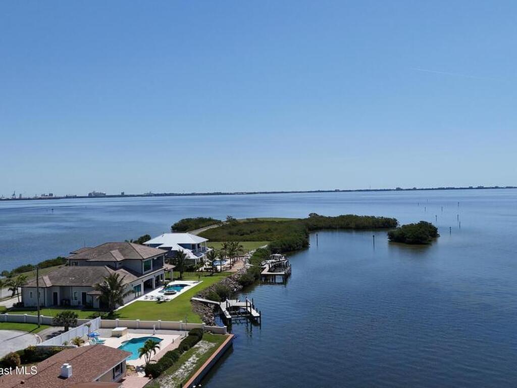 1700 Neptune Drive, Merritt Island, FL 32952