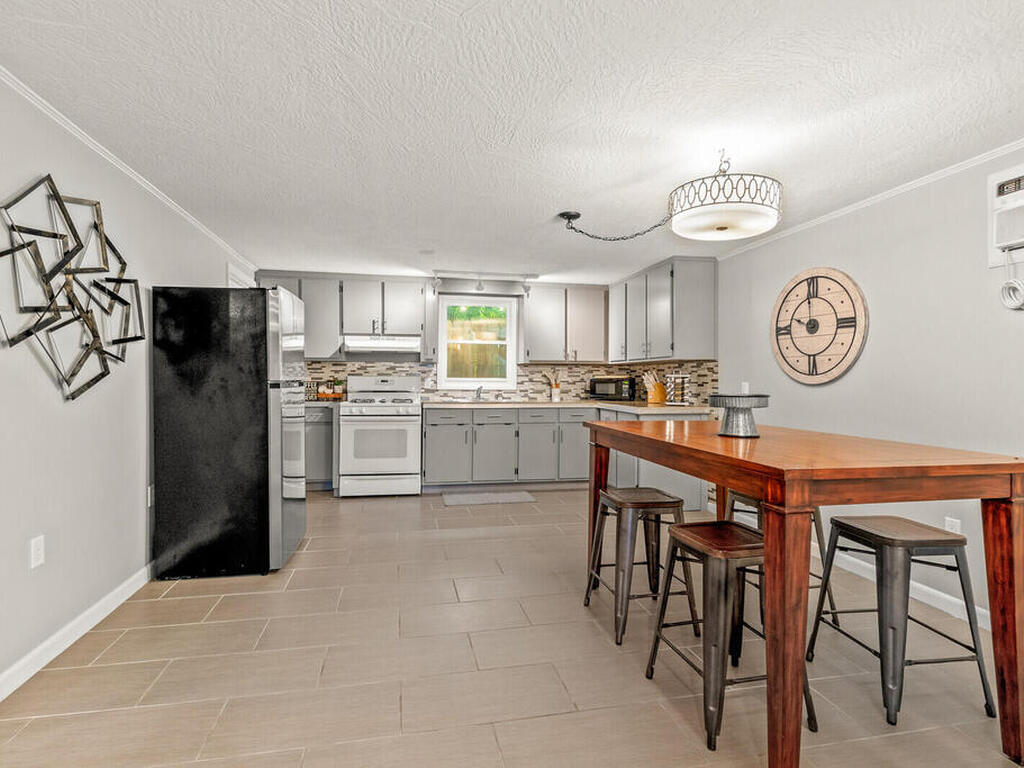 603 E New Haven Avenue, Melbourne, FL 32901