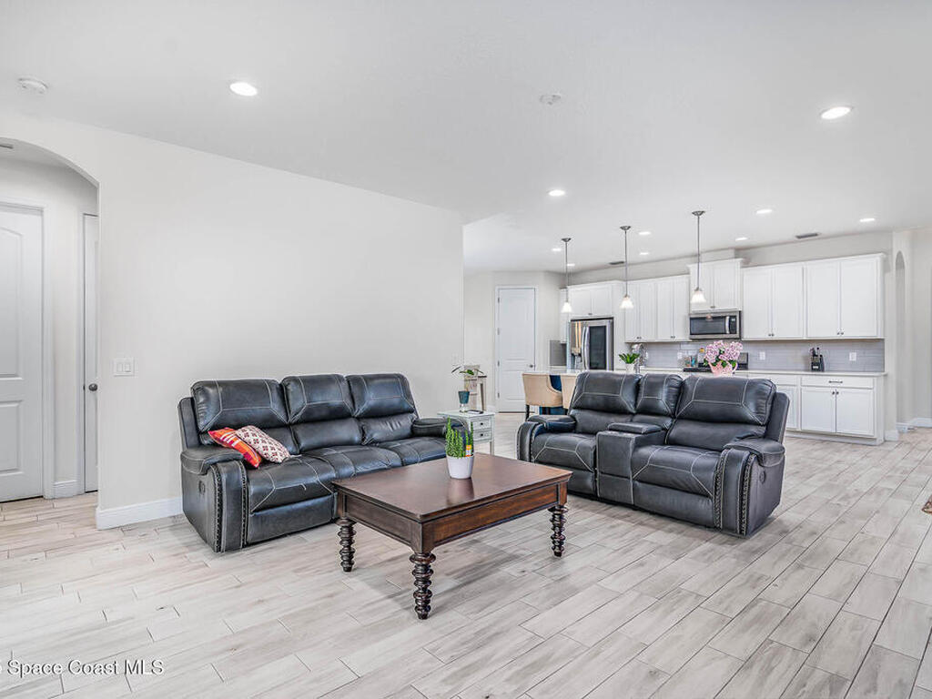 7921 Mocan Court, Melbourne, FL 32940