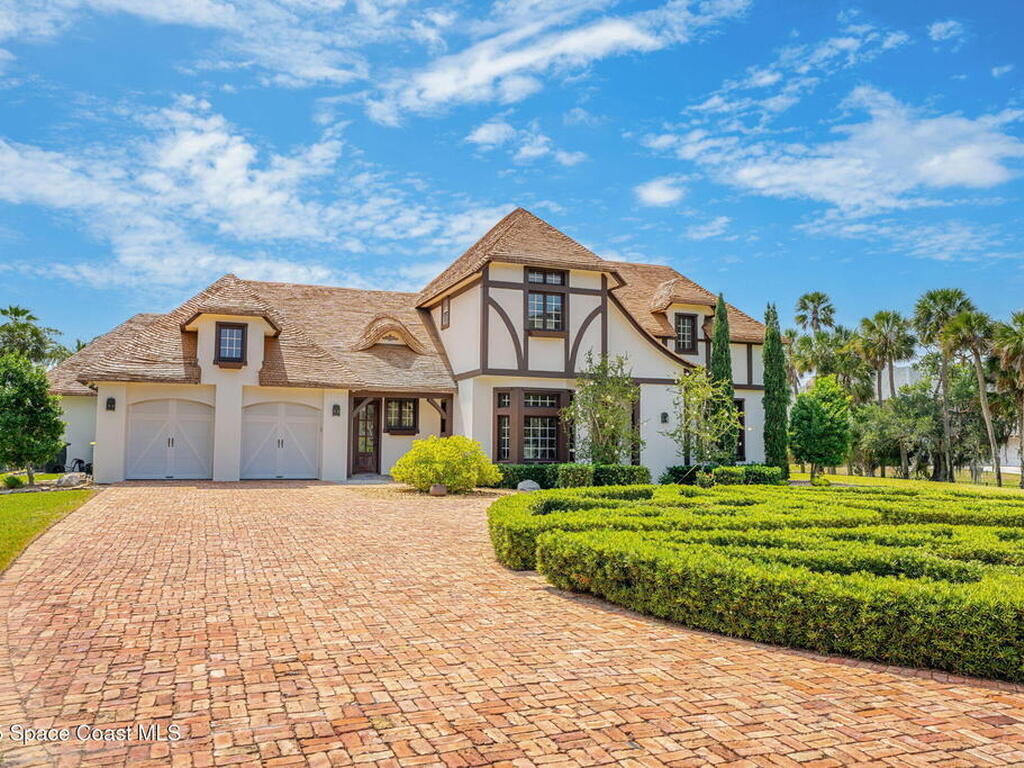 7021 S Tropical Trail, Merritt Island, FL 32952